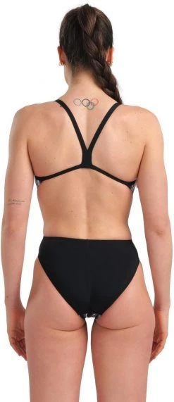 Les meilleures critiques de 🤩 Arena Challenge Back Marbled One Piece Swimsuit Women, bleu/rouge ⭐ -Maillots de bain Soldes arena challenge back marbled one piece swimsuit women black black multi 6 2