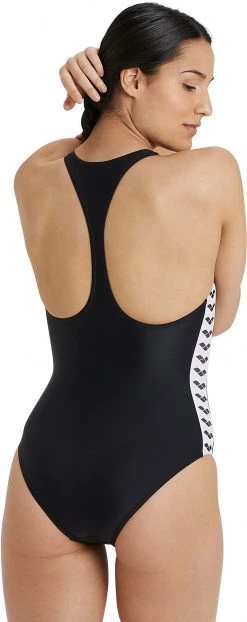 Les meilleures critiques de ⌛ Arena Icons Racer Back Solid One Piece Swimsuit Women, rouge 🥰 -Maillots de bain Soldes arena icons racer back solid one piece swimsuit women black 4 2
